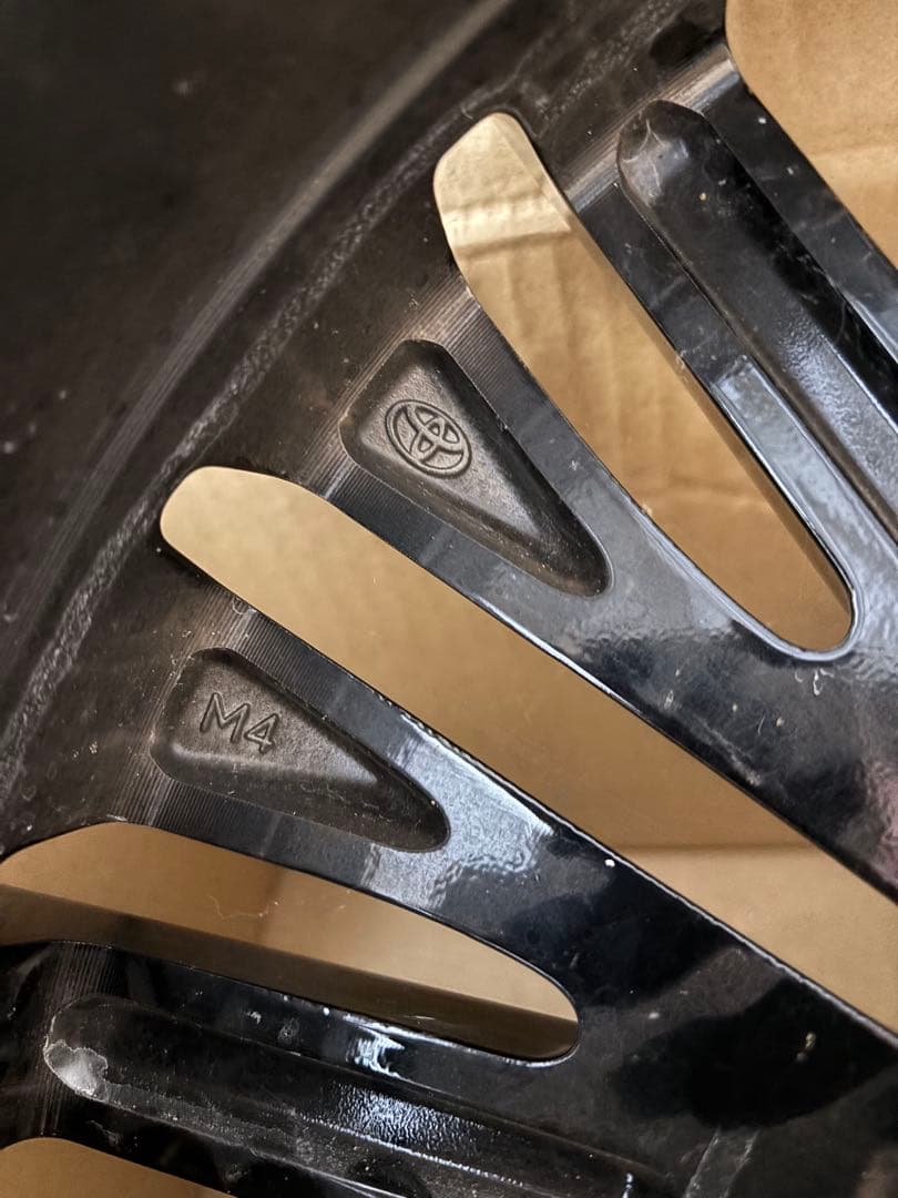 60プリウス純正19インチホイール