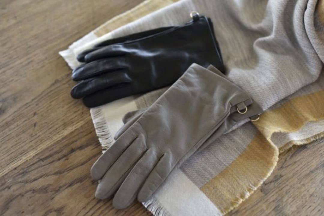 our なめらかシープレザーのグローブ ベージュブラウン