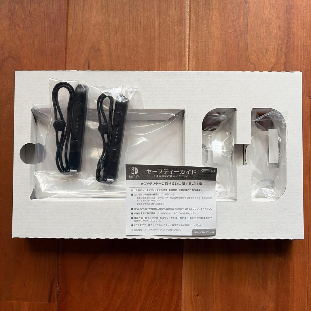 v Nintendo Switch 本体 青/赤 Joy-Con ケース付