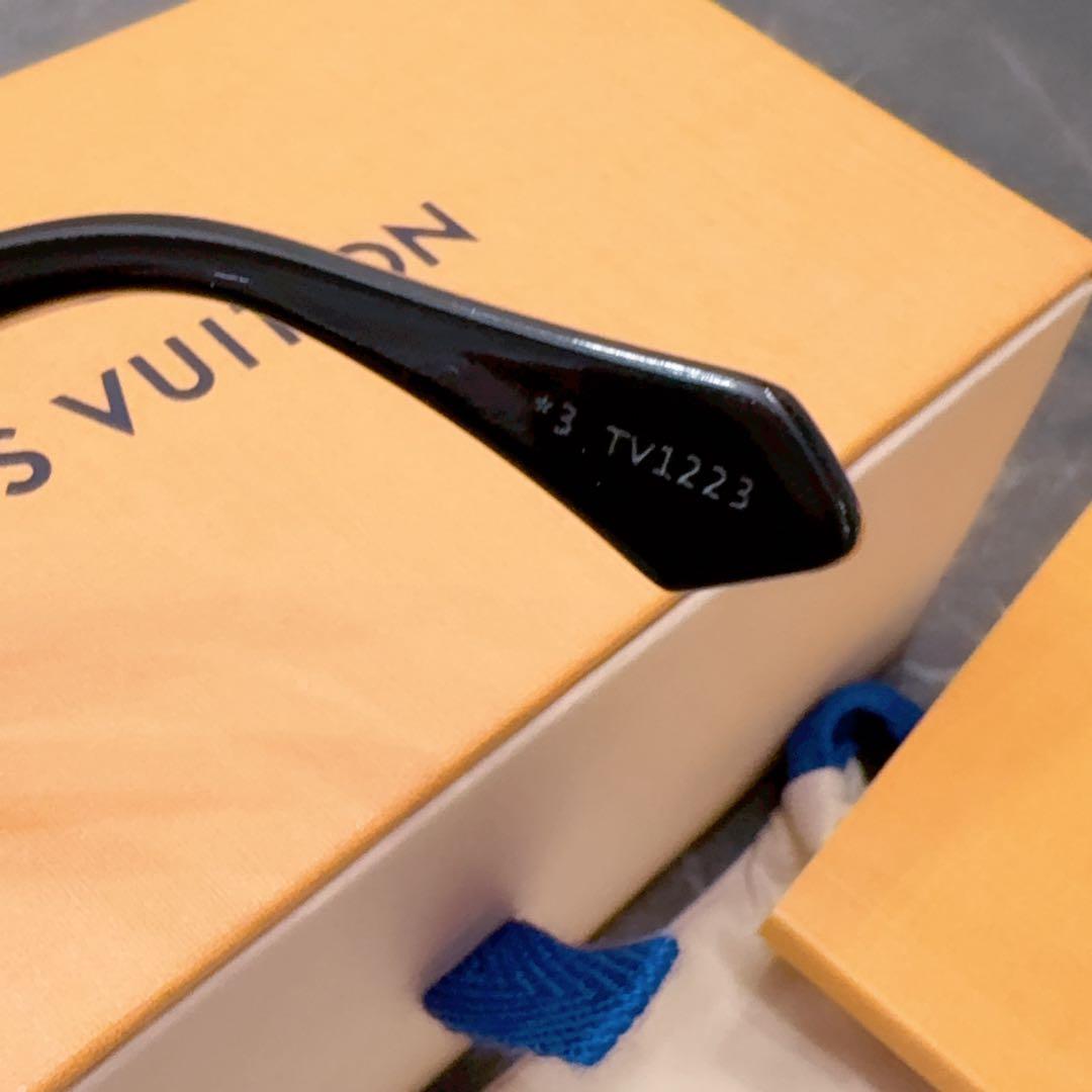 C*a様 未使用 LOUIS VUITTON スクエアサングラス ブラック ルイ