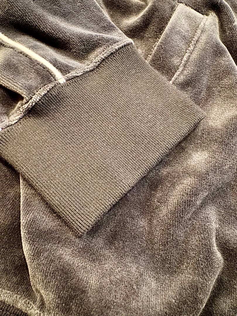 美品　ナイキ　ベロア　ワンポイントロゴ　刺繍ロゴ　トラックトップ　M　ブラック