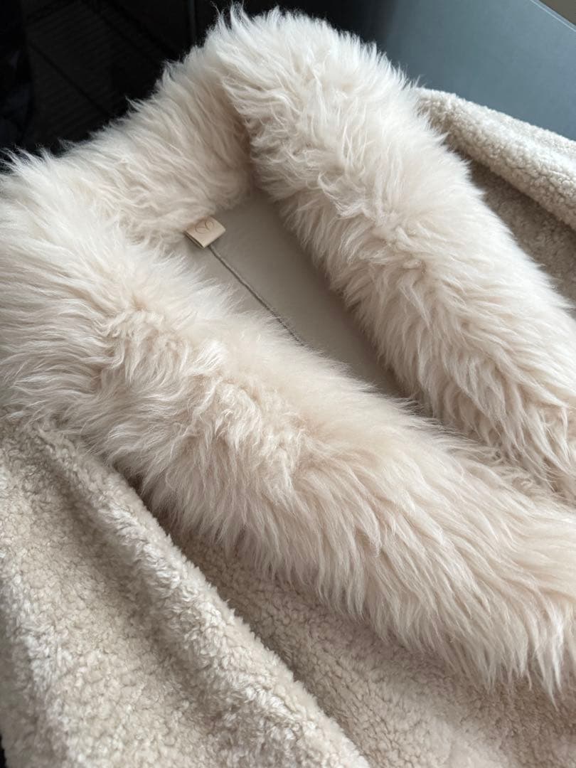 イタリア製　Lisa Conte リサコンテ　ムートン コート