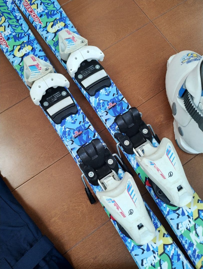 スキー,ブーツ,ウェア(調整付),グローブ 子供用のセット