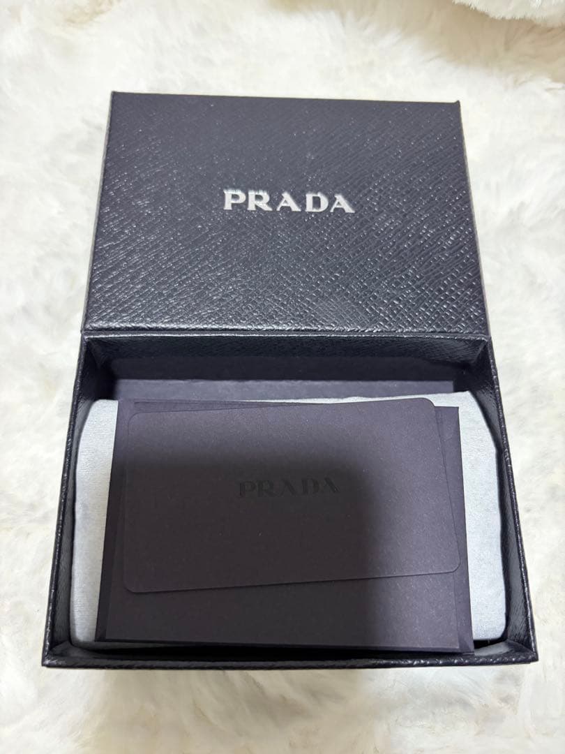 PRADA ネイビー レザー キーケース　新品