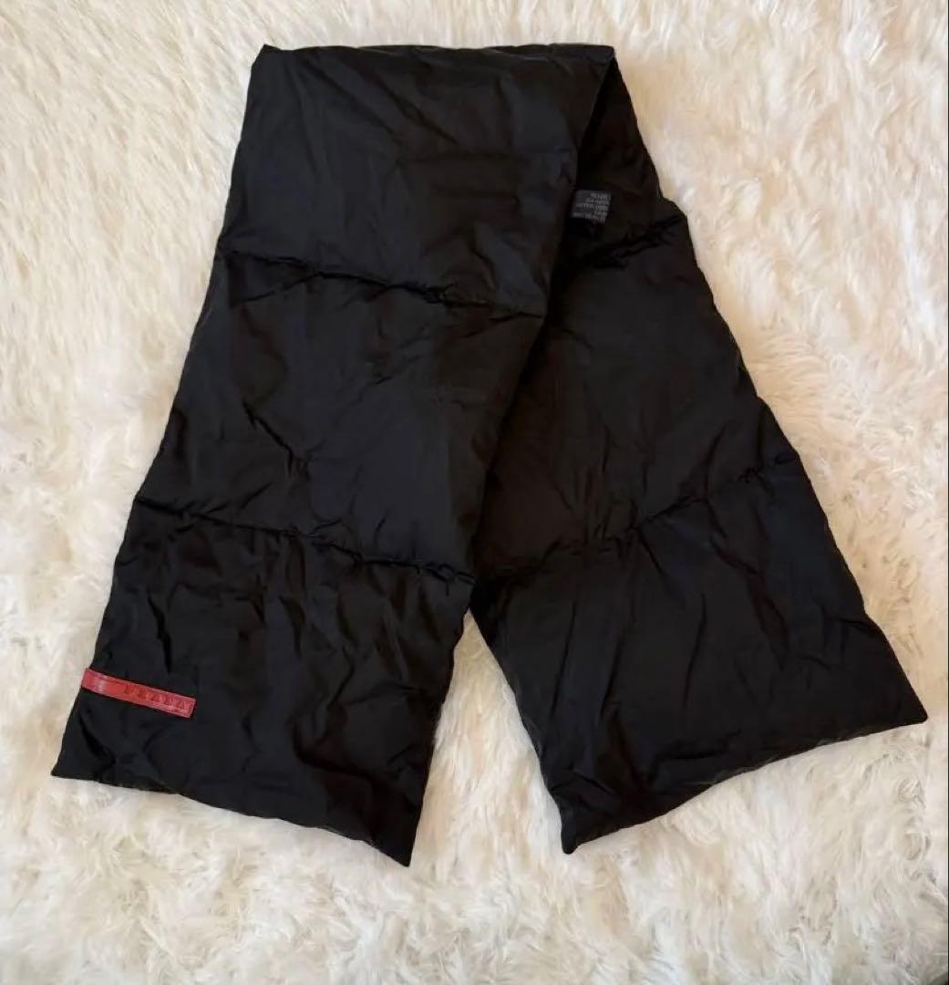PRADA SPORTS ブラックダウンナイロンマフラー