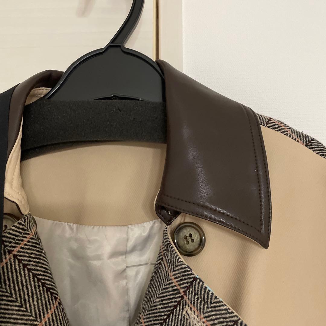 刺繍入りベージュトレンチコート