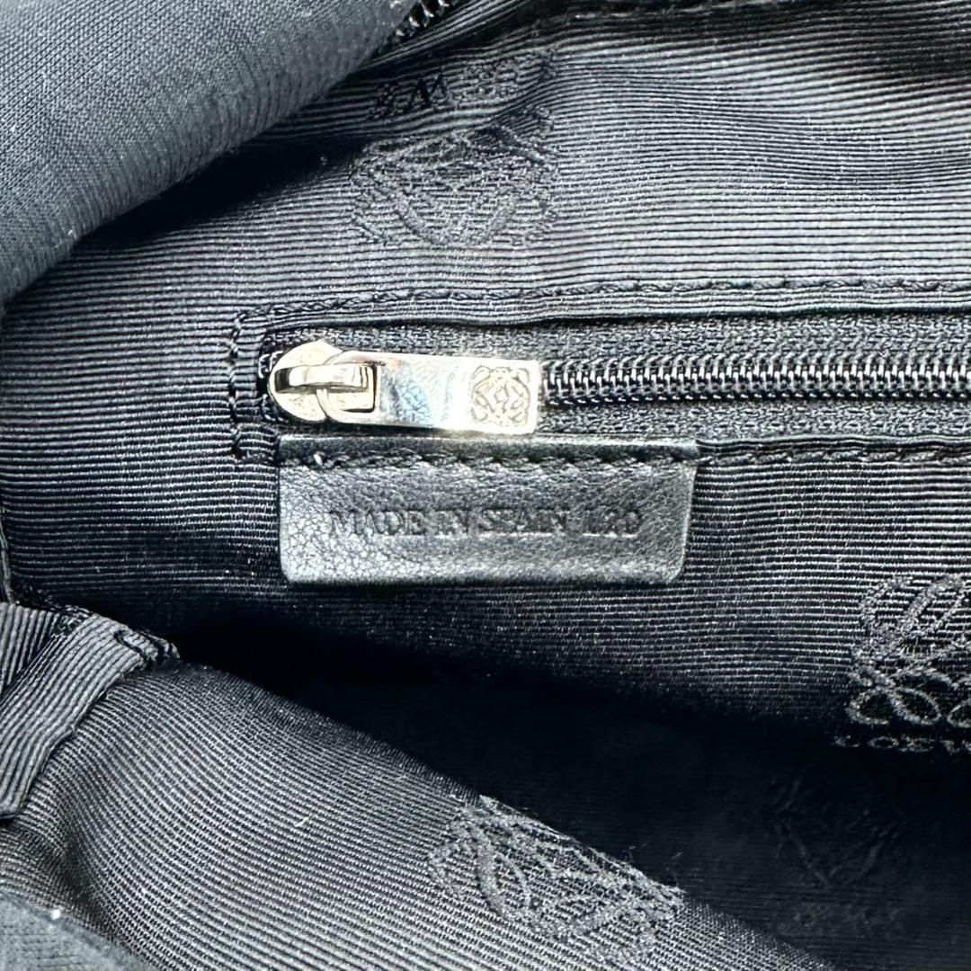 LOEWE ロエベ アナグラム型押し クラッチバッグ セカンドバッグ ブラック