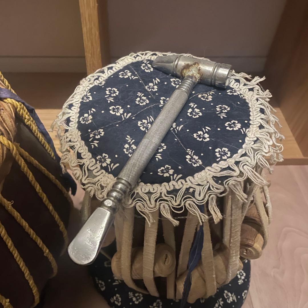 タブラ、バヤン、ハンマー