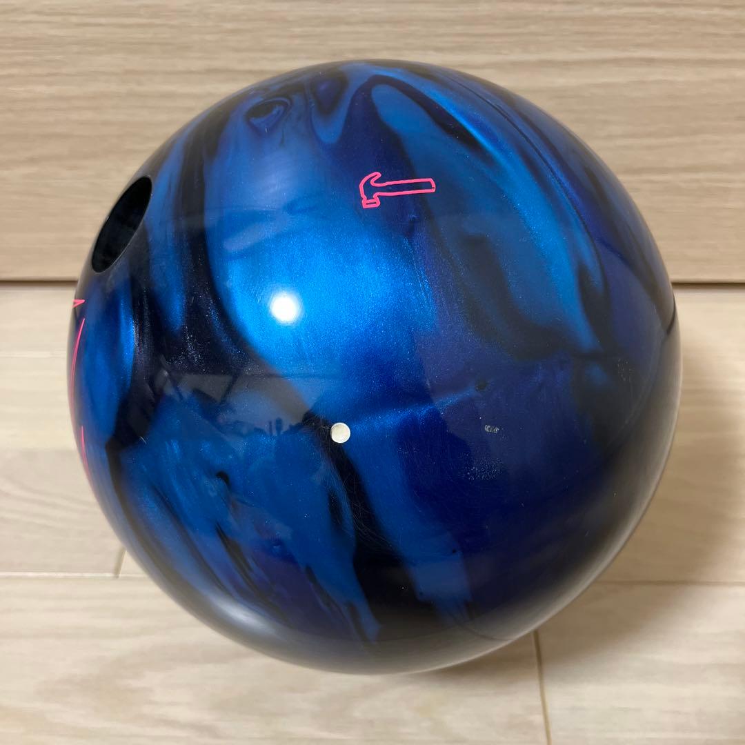 ボウリングボール　ブラックウィドーナイトブレーカー