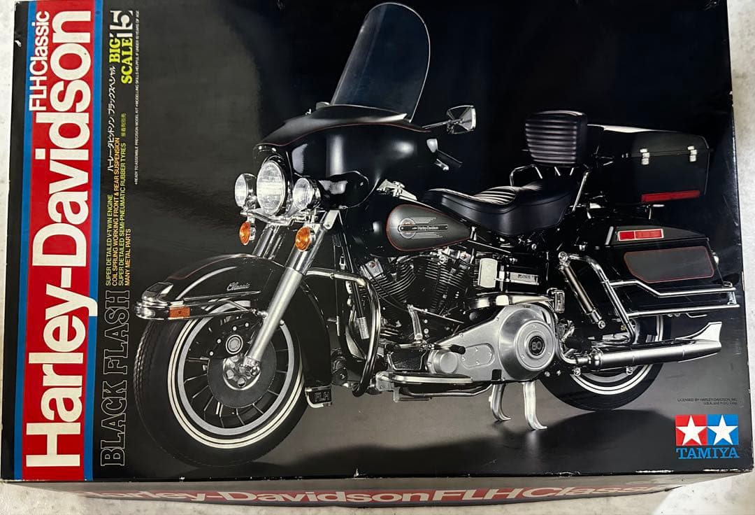 Harley-Davidson FLHClassic 1/6スケール