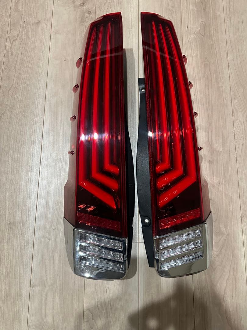 ヴォクシー ノア エスクァイア 80トムス　テールランプ TOM'S