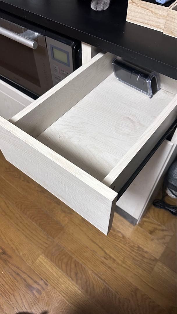 ホワイト木製キッチンカウンター