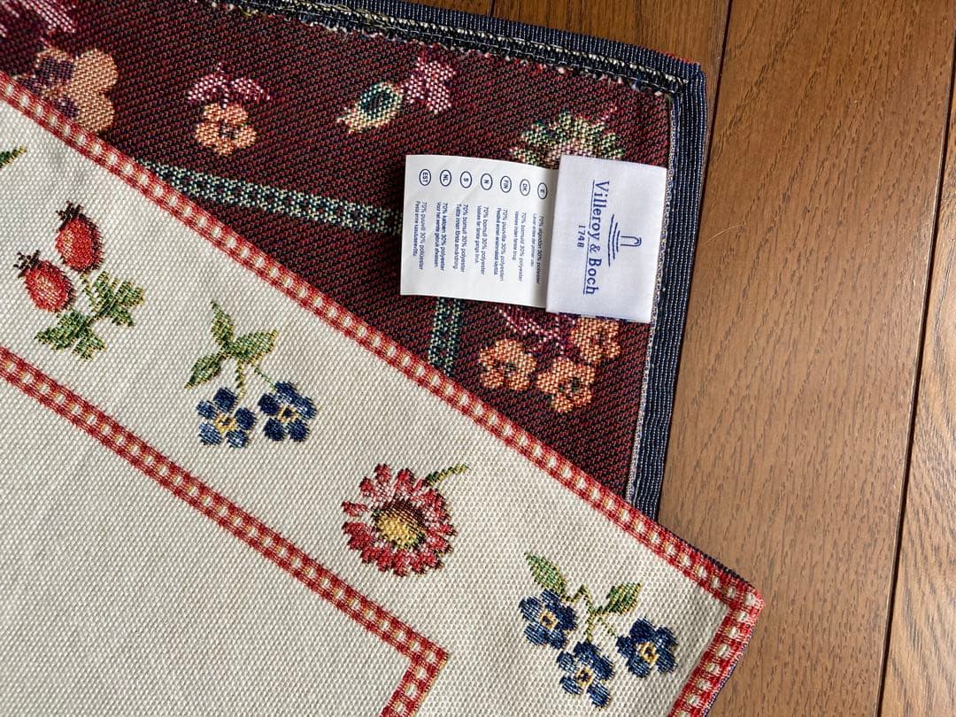 おまとめ購入　プチフルール　ペーパー ナプキン 2点&ランチョンマット2点