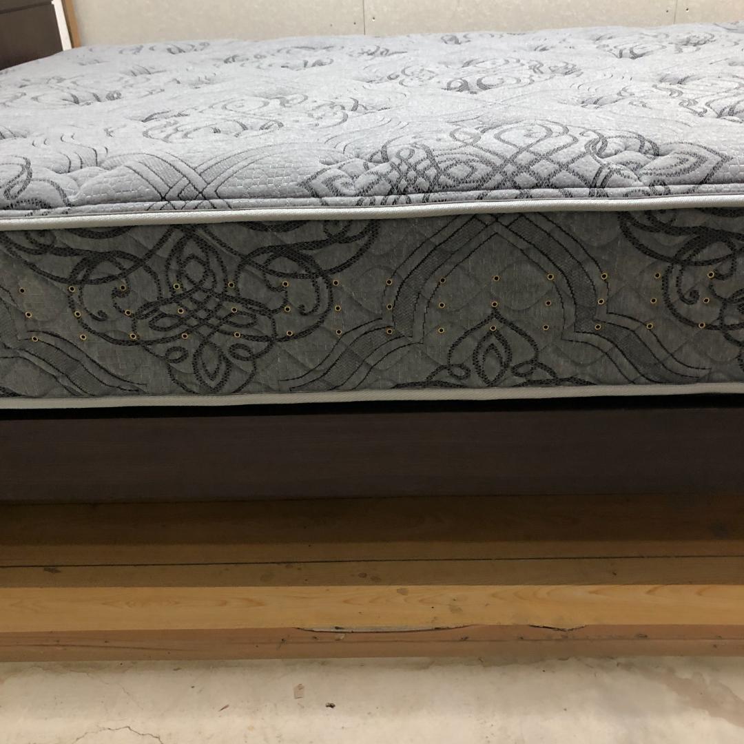 送料無料　超美品　サータ × ドリームベッド ダブル マットレス 88214-