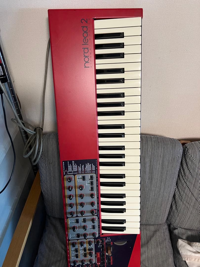 Nord Lead 2 シンセサイザー 49鍵 ジャンク音出ません電源つきます