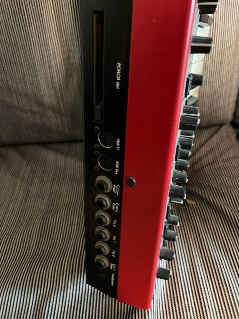 Nord Lead 2 シンセサイザー 49鍵 ジャンク音出ません電源つきます