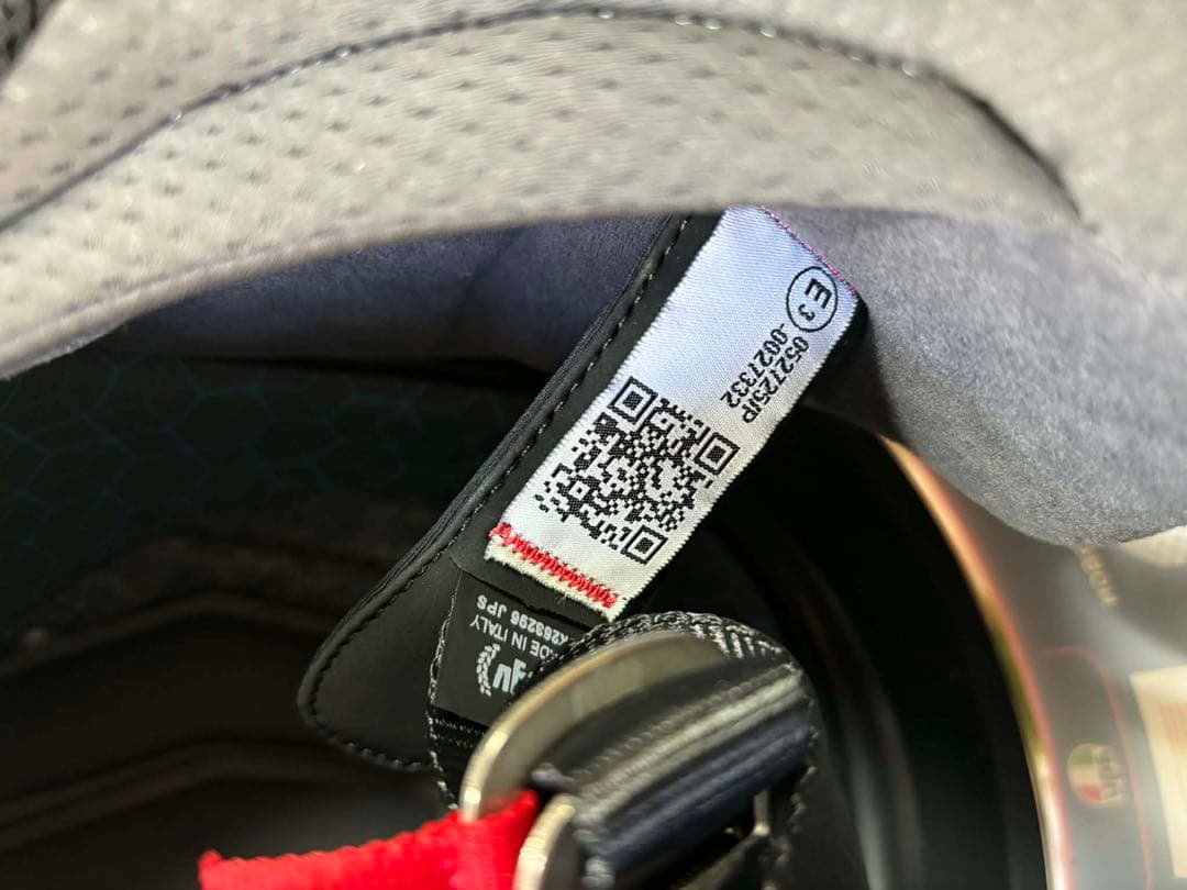 (kuro)新品AGV PISTA GP RR Mサイズ