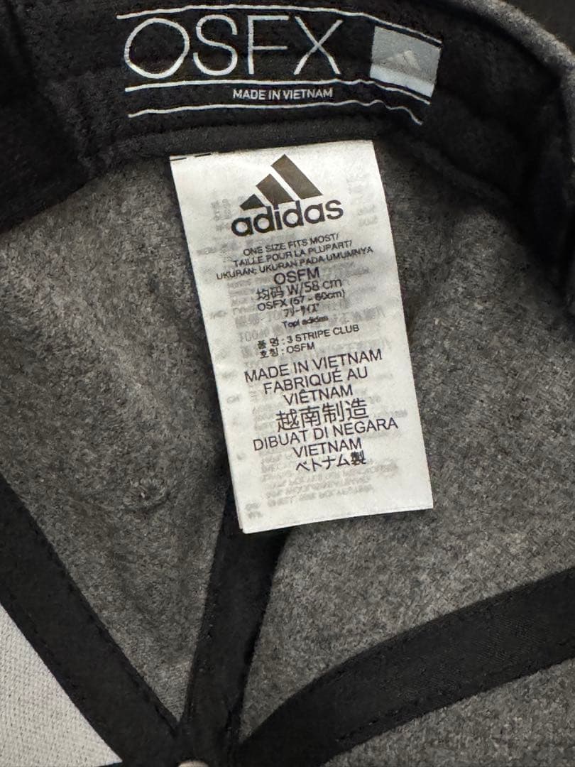 adidas スリーストライプクラブキャップ　アイアンロゴ　ゴルフ　キャップ