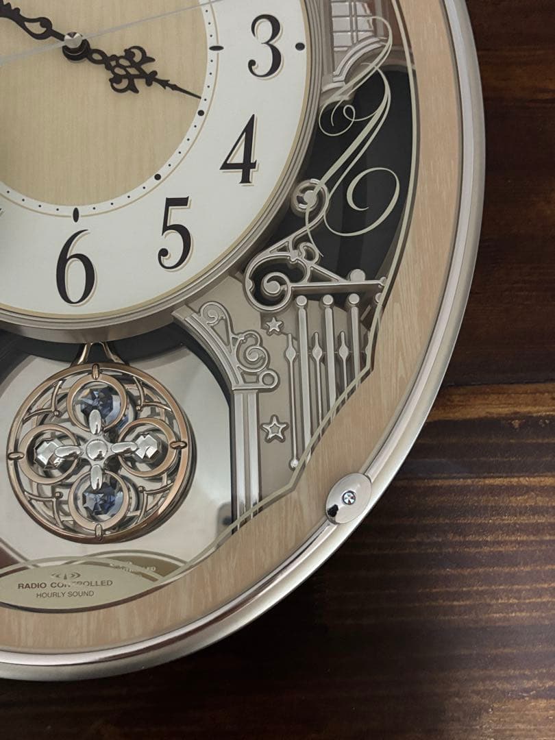 新品♡Small World電波時計 30曲メロディ付 報時付掛時計 リズム時計