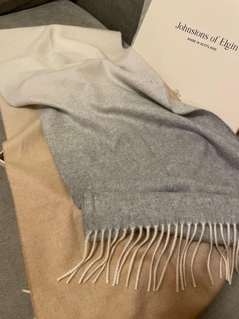 johnstons of elgin【新品】グラデーション　マフラー