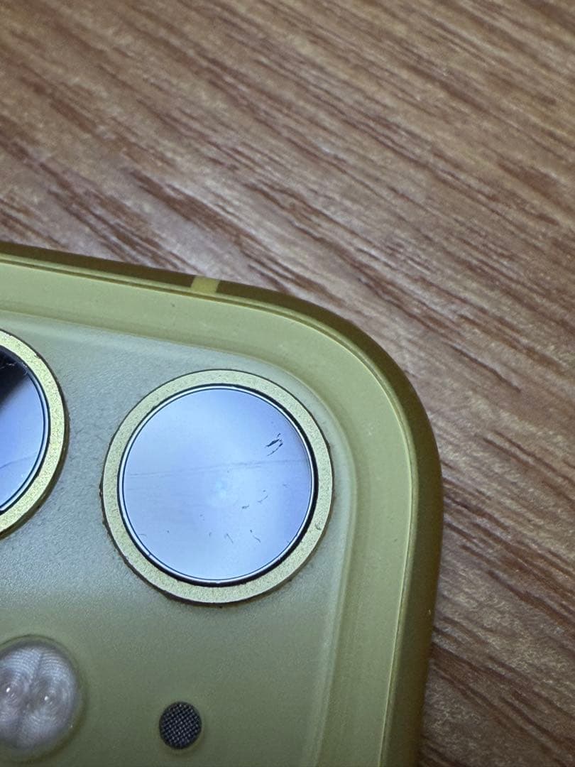 iPhone11 256GB レンズヒビ有り　使用に問題はないですが難あり