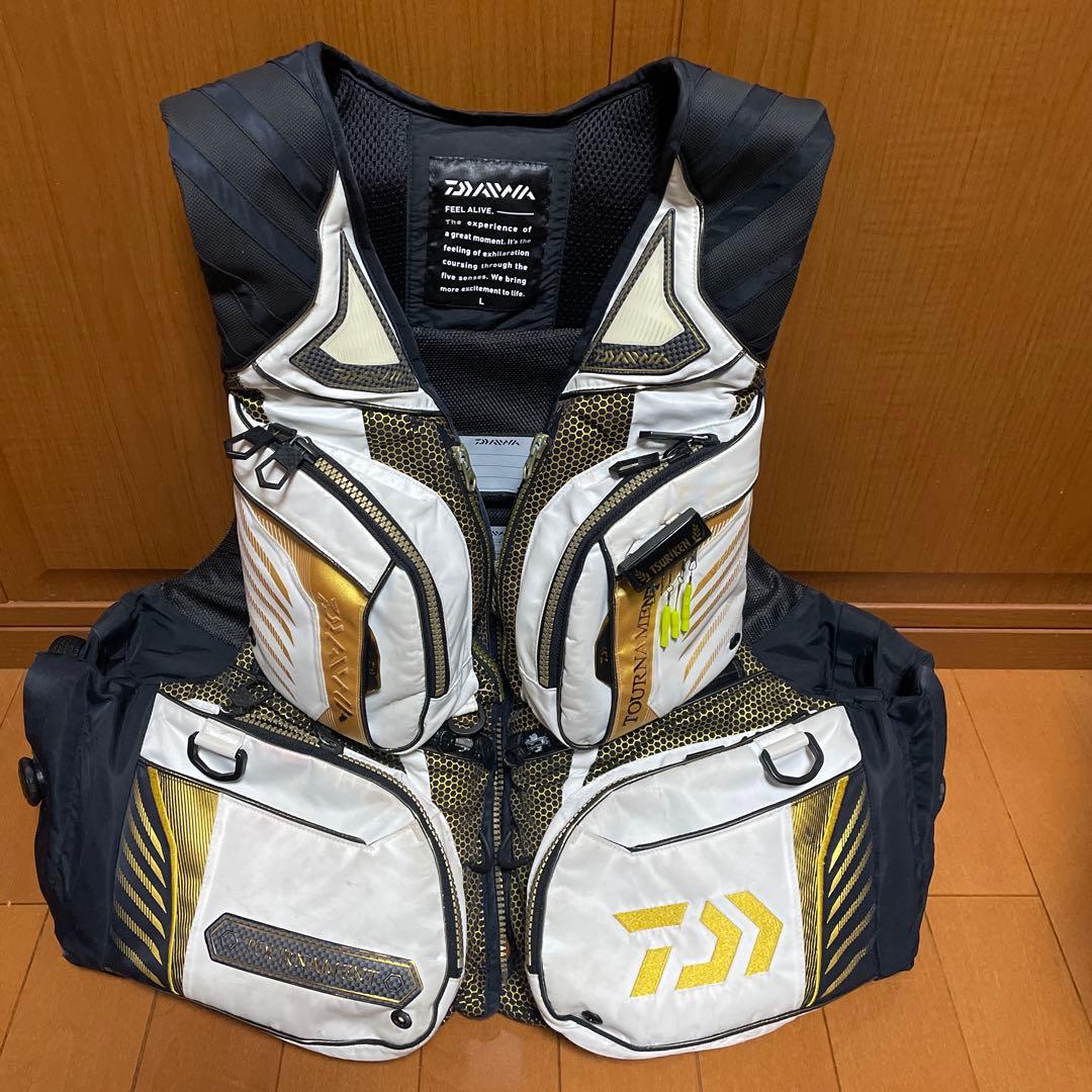 ダイワ ライフジャケット ホワイト/ブラック