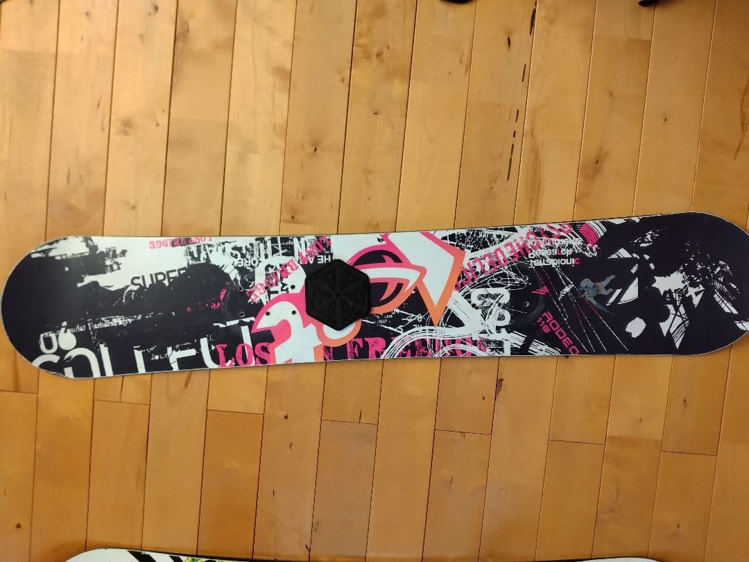 子供用スノーボード板2枚、ビンディング、ブーツ21cmだけはおまけのジャンクです