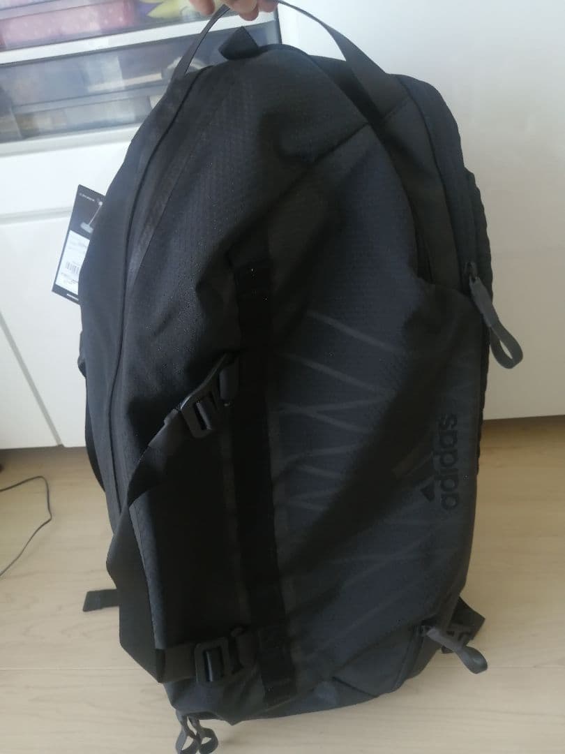 新品 アディダスゴルフ用バッグ リュック