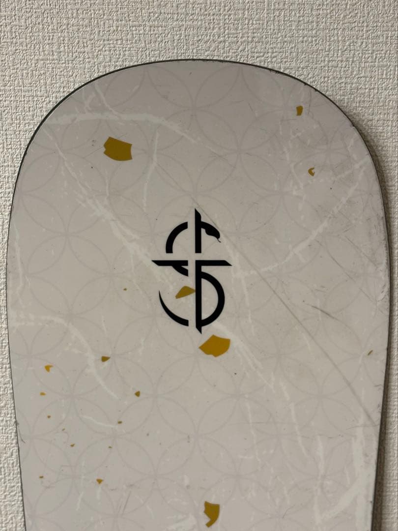 【再値下げ】WORM 142cm 24-25 CROOJA 板