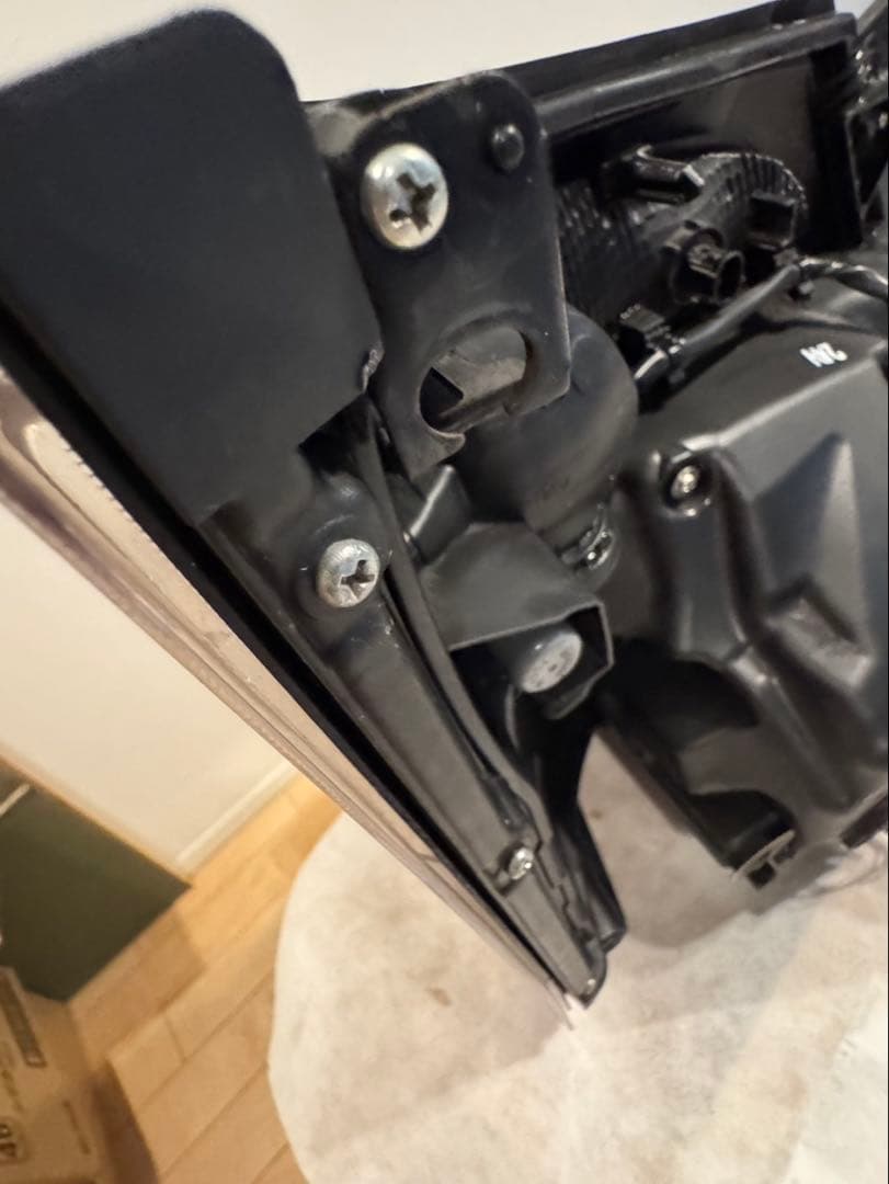 日野デュトロワイドキャブ　純正品　現行ヘッドライト