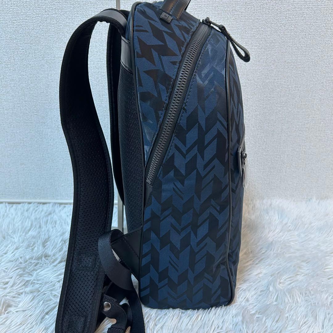 【新品タグ付き✨幾何学模様/希少】フジタカ　リュック　ネイビー　大容量　男女兼用