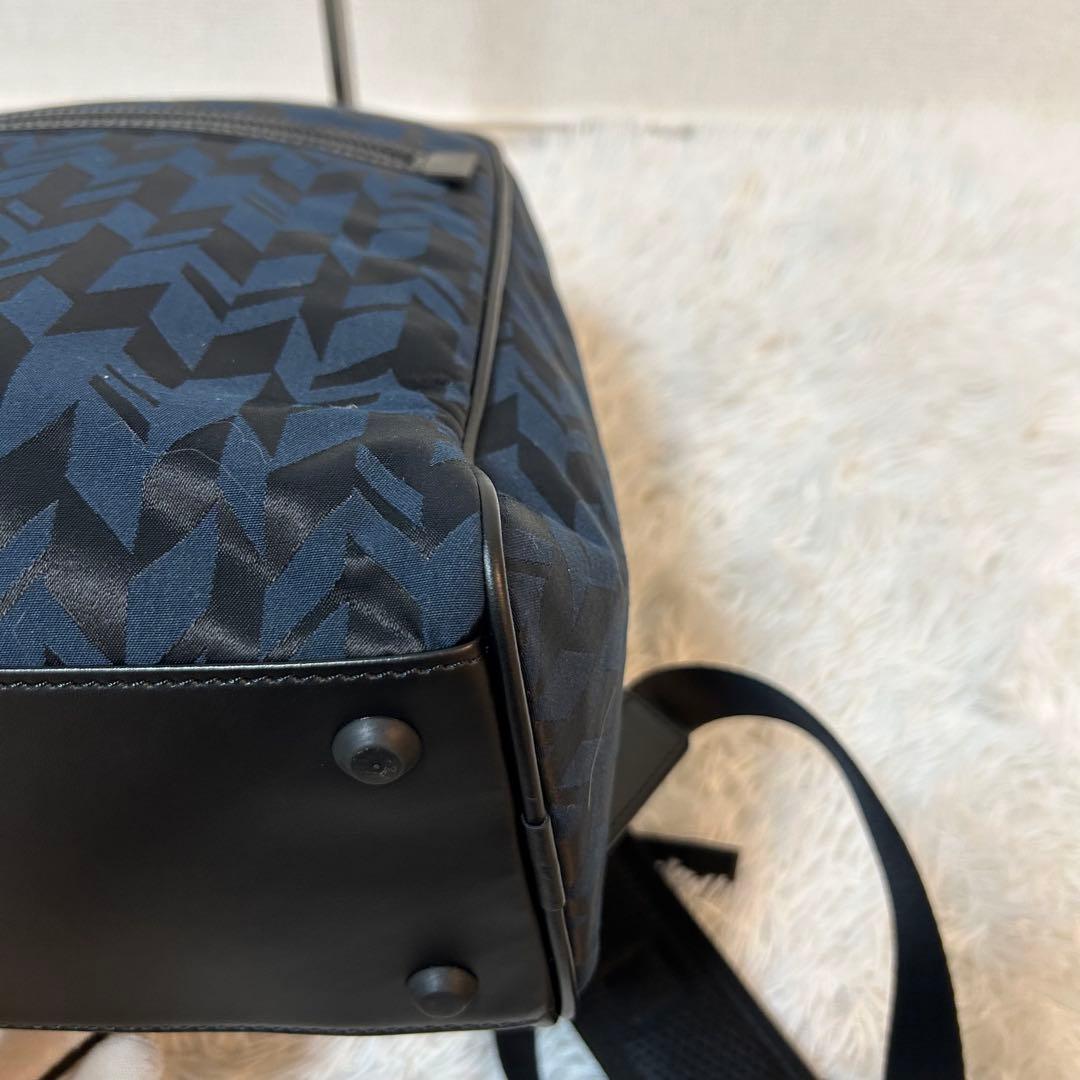 【新品タグ付き✨幾何学模様/希少】フジタカ　リュック　ネイビー　大容量　男女兼用