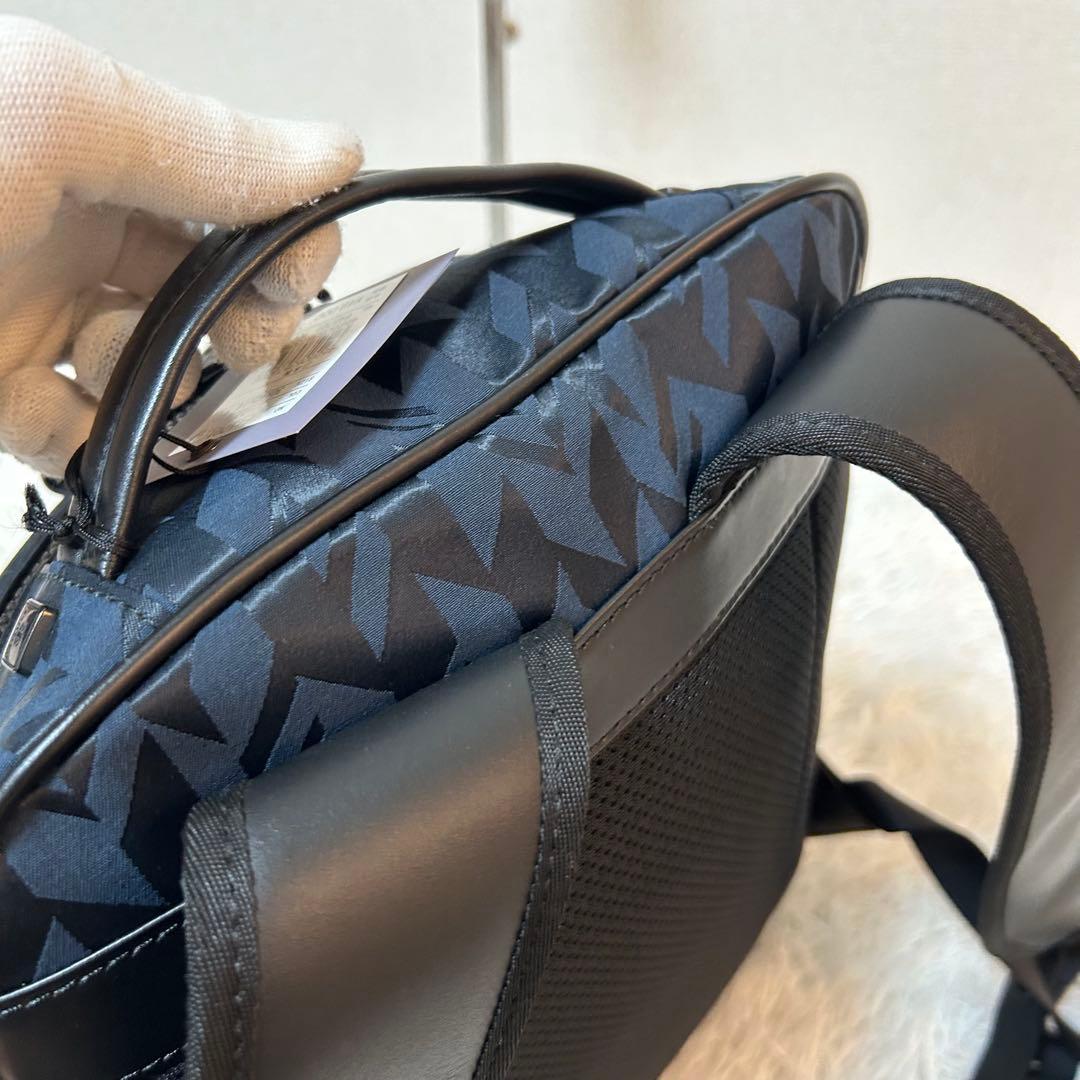 【新品タグ付き✨幾何学模様/希少】フジタカ　リュック　ネイビー　大容量　男女兼用