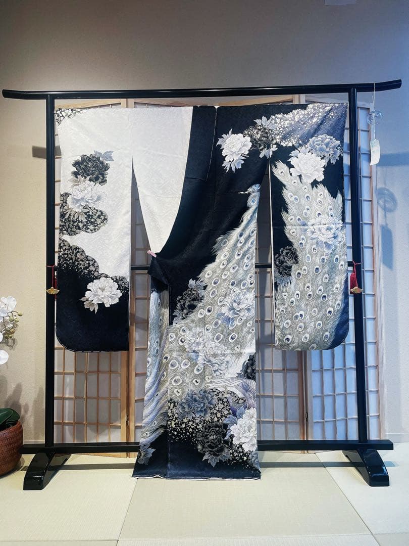 【極美品】新品正絹 訪問着 孔雀銀通し モノトーン 清楚 逸品