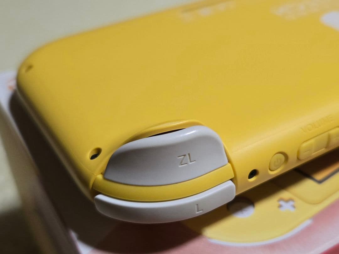 Nintendo Switch Lite イエロー【本体/ACアダプター/外箱】