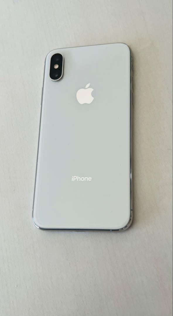 iPhoneXs シルバー　256gb