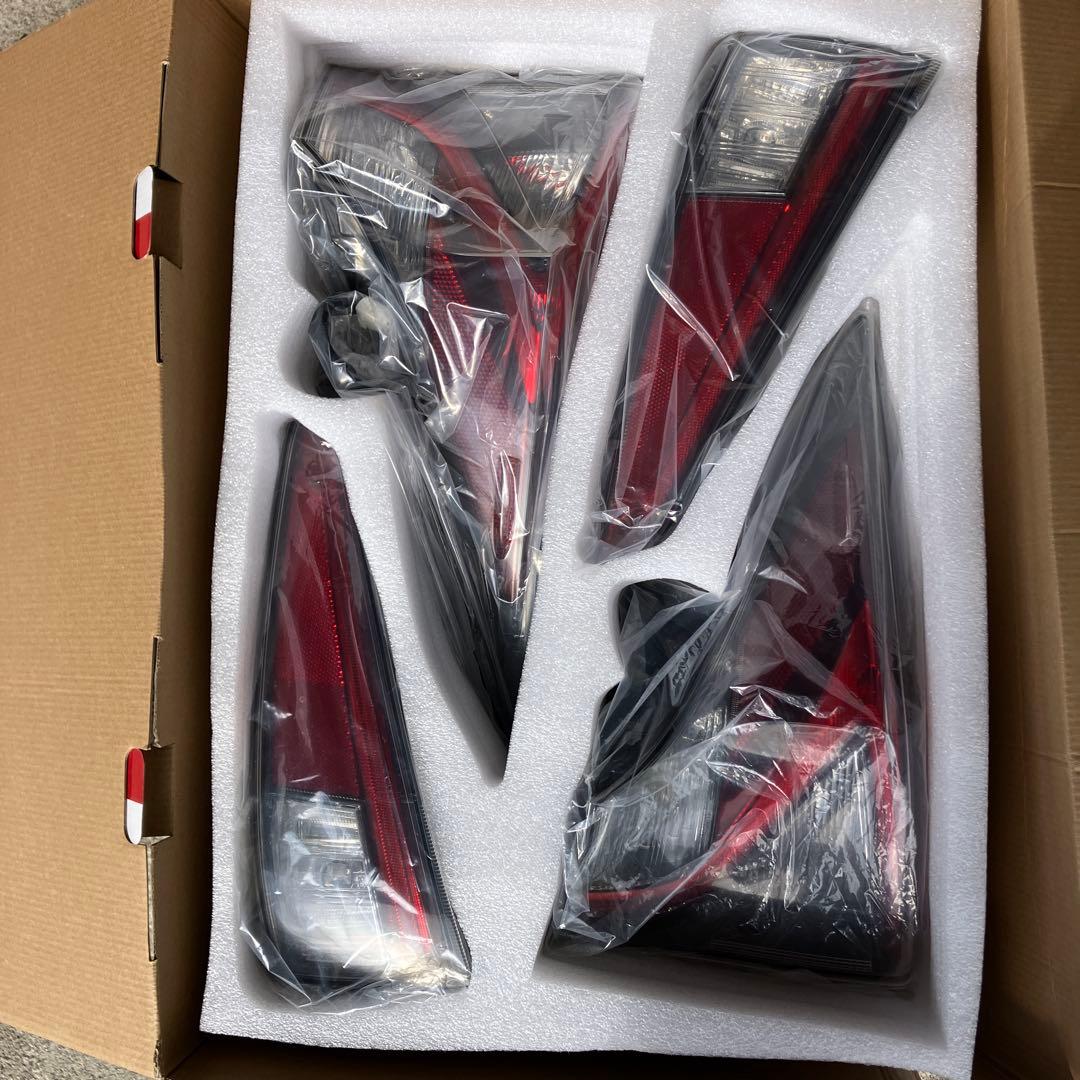 テールランプ 4個セット レッド/クリア プリウス50系 純正テールランプセット