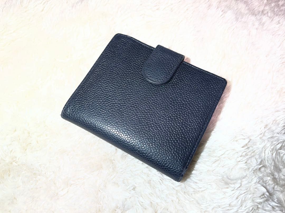 入手困難 CHANEL キャビアスキン ココマーク 二つ折り財布 ブラック