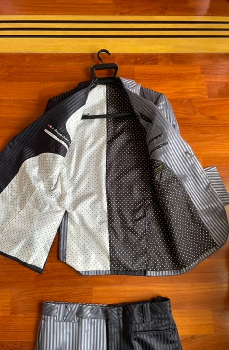 ★最高級生地使用の オーダーメイドスーツ！3N