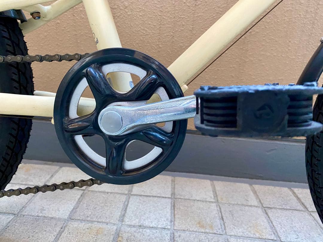 直接引き渡しコーダーブルーム　asson J20ホワイト。名古屋市栄