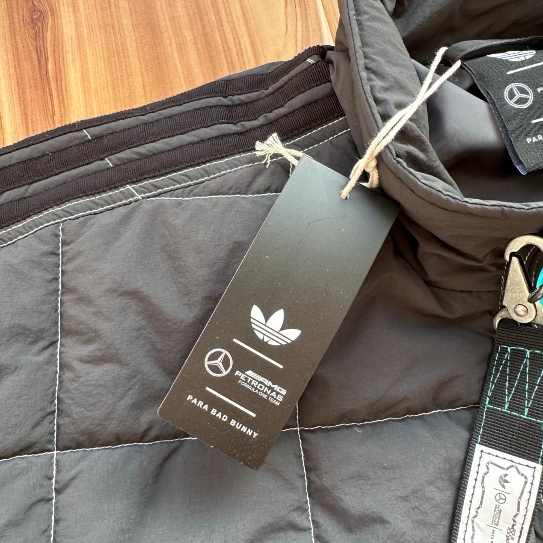 AD Originals×Bad Bunny×AMG F1 コラボジャケット