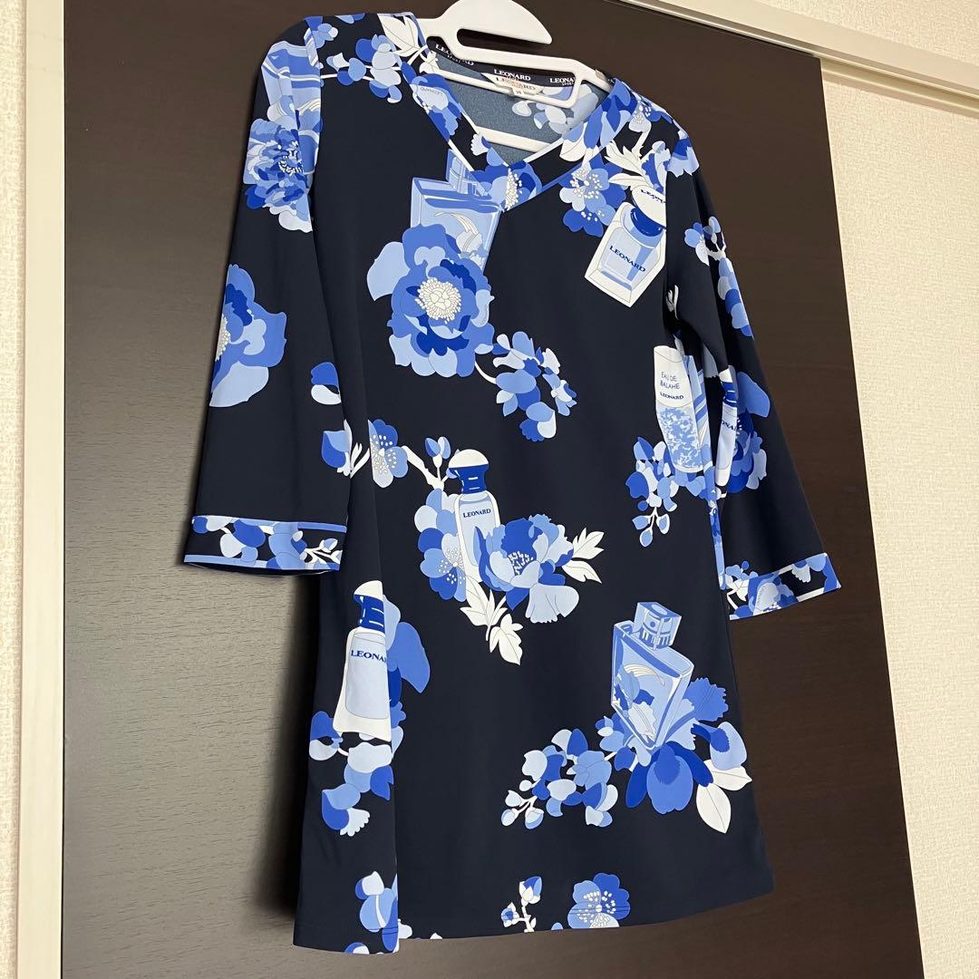 近年美品 レオナール チュニック パフューム 香水柄 38