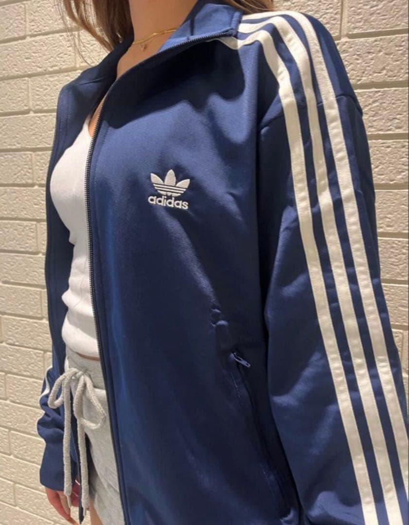 新品　アディダスアディカラークラシックスルーズ ファイヤーバード トラックトップ