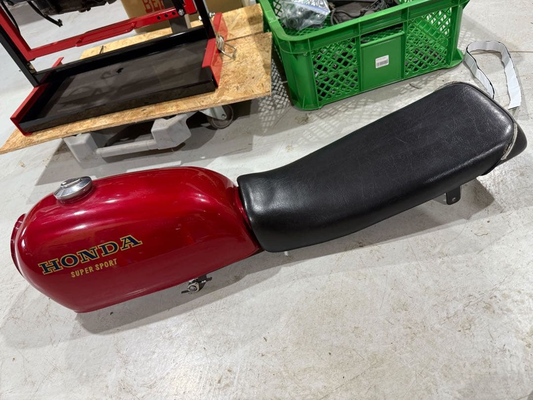 ノ*キ様 エイプ50.エイプ100 赤パールタンクキタコシートセット