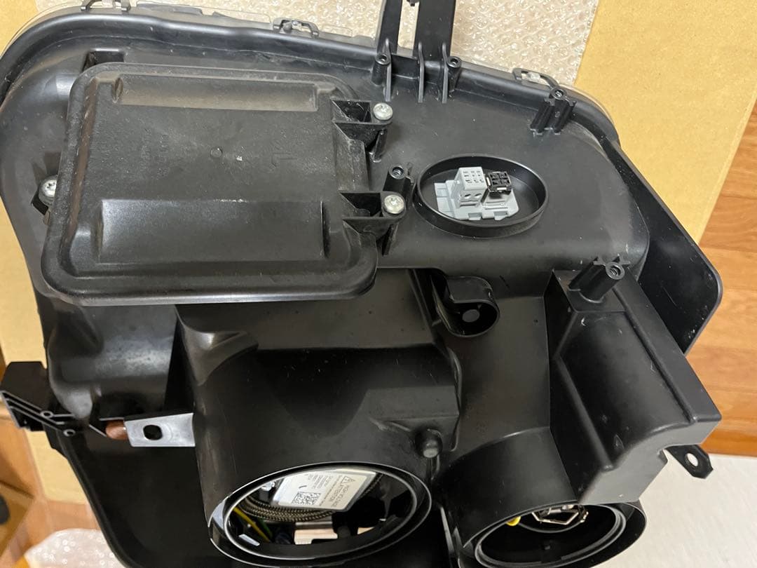 スズキ純正エブリィ3BA-DA17Wの右ヘッドライトユニット