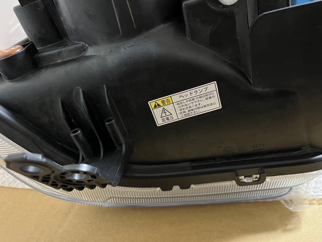 スズキ純正エブリィ3BA-DA17Wの右ヘッドライトユニット