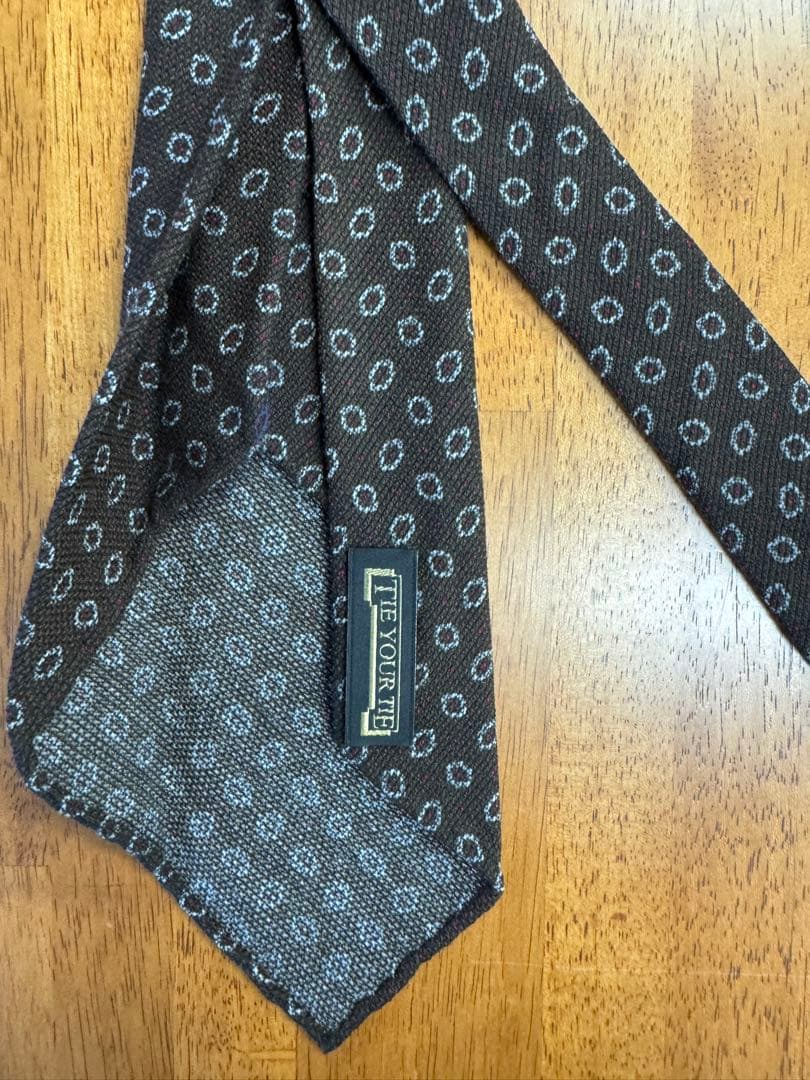 TIE YOUR TIE タイユアタイ　ネクタイ　セッテピエゲ