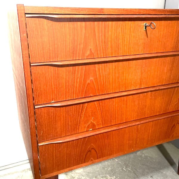 北欧ビンテージ　４段チェスト　ローチェスト　サイドボード　チーク材