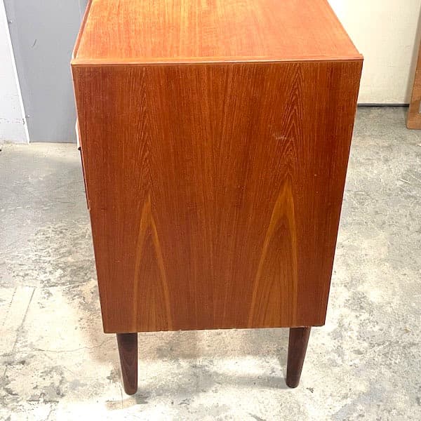 北欧ビンテージ　４段チェスト　ローチェスト　サイドボード　チーク材