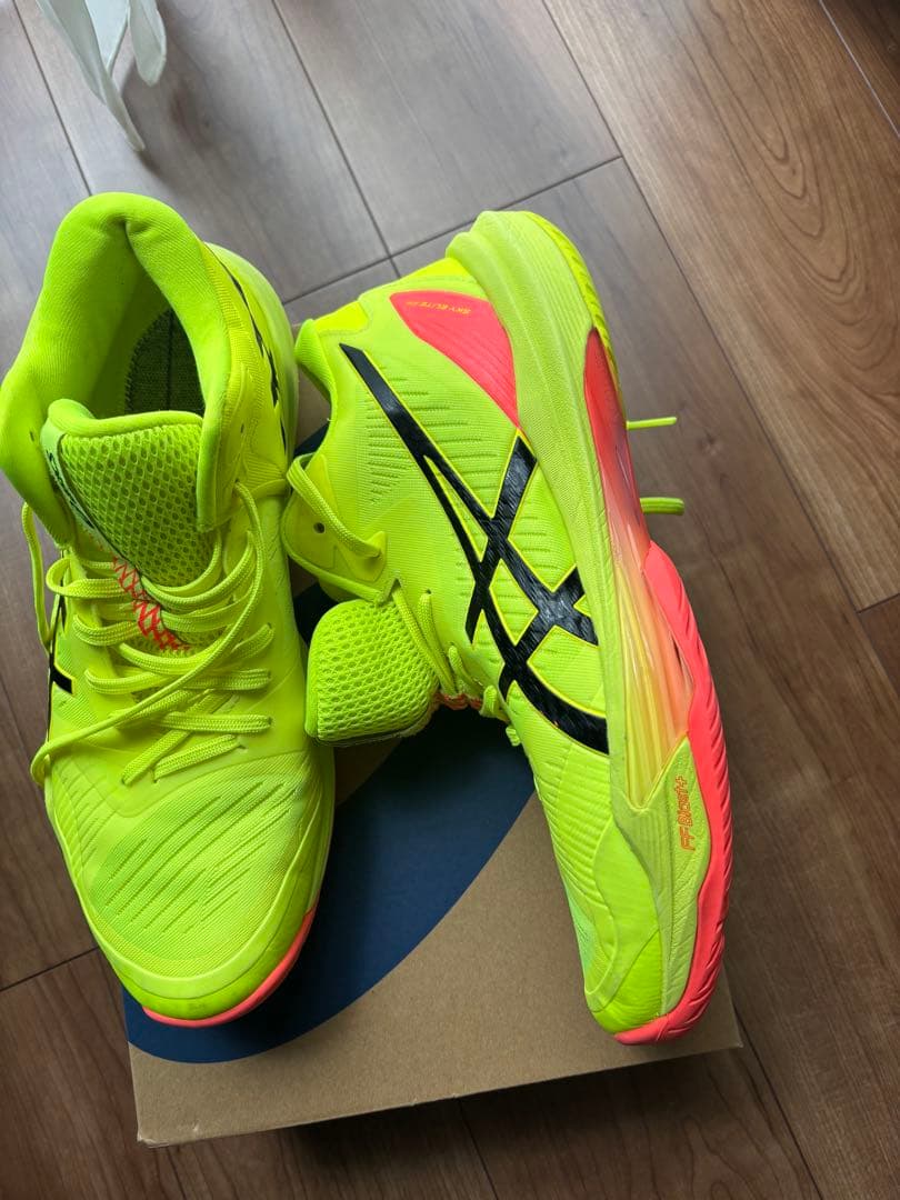 アシックス　バレーボールシューズ　28.0cm パリオリンピック　イエロー